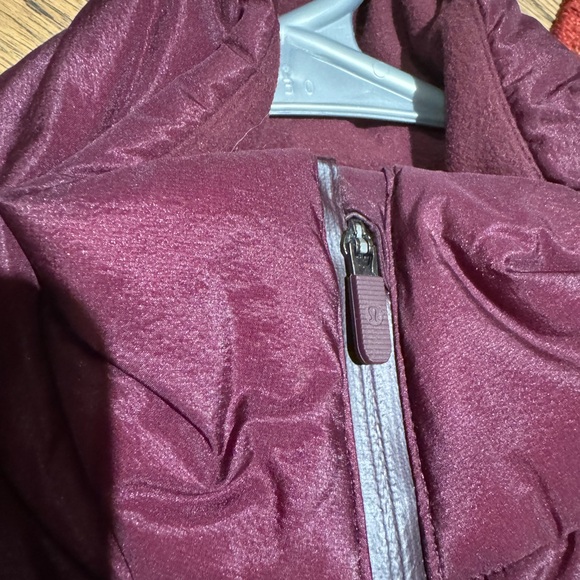 Lululemon Down For It All Vest. Size 2 - Picture 3 of 5